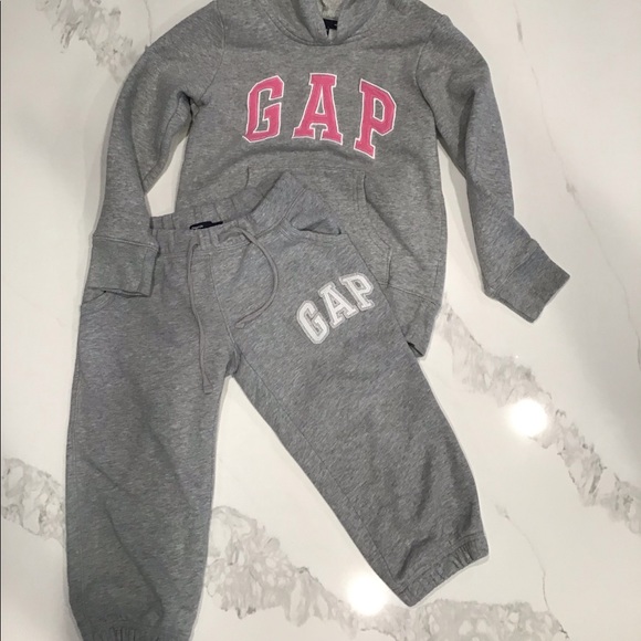 Girls GAP hoodie and GAP crop sweats - Picture 1 of 2